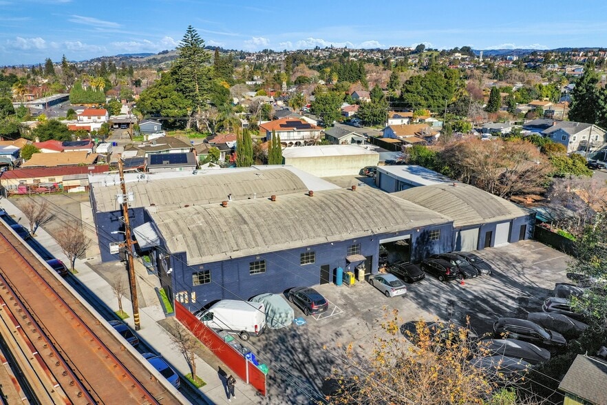 More Photos Of 21602-21612 Western Blvd, Hayward Service For Lease