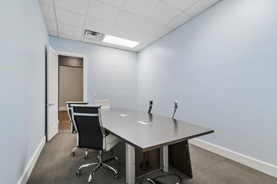 More Photos Of 2801-2805 Dr Martin Luther King Jr St N, Saint Petersburg Storefront Retail Office For Lease