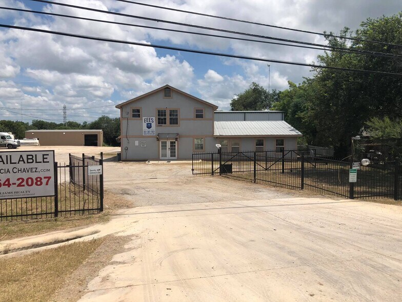 More Photos Of 12440 US Hwy 181 S, San Antonio Flex For Sale