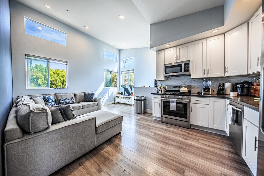 More Photos Of 5743 Case Ave, North Hollywood Apartments For Sale