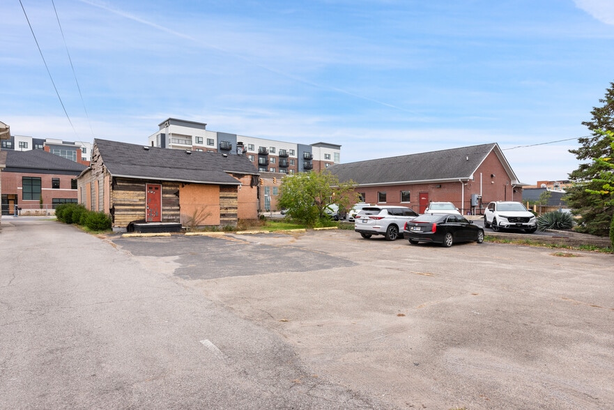 More Photos Of 6328 N College Ave, Indianapolis Freestanding For Sale