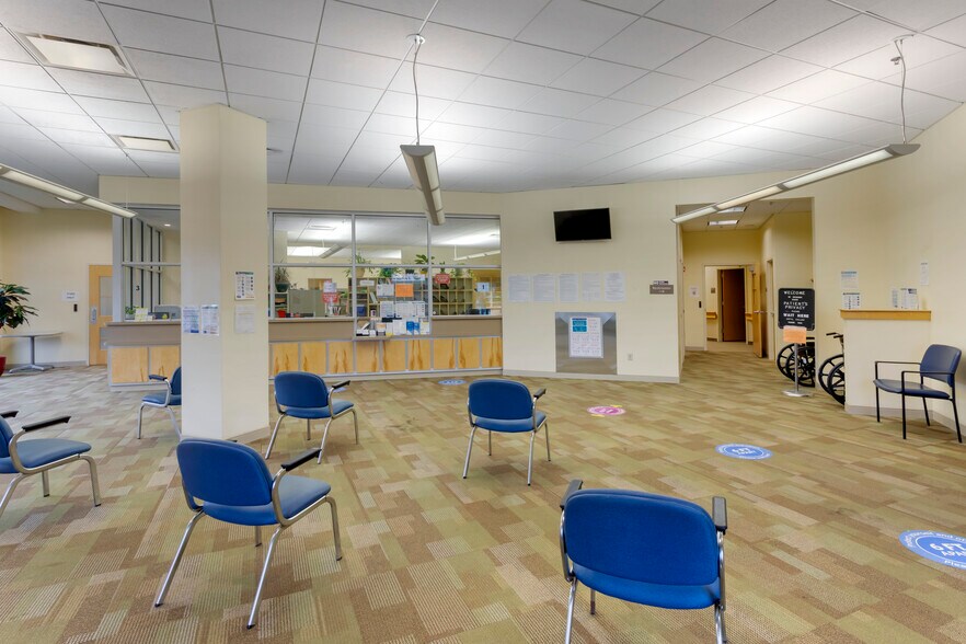 More Photos Of 65 Pennsylvania Ave, Binghamton Medical For Lease