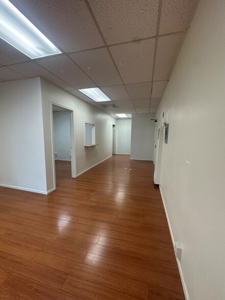 More Photos Of 6450 Bellingham Ave, North Hollywood Storefront Retail Office For Lease