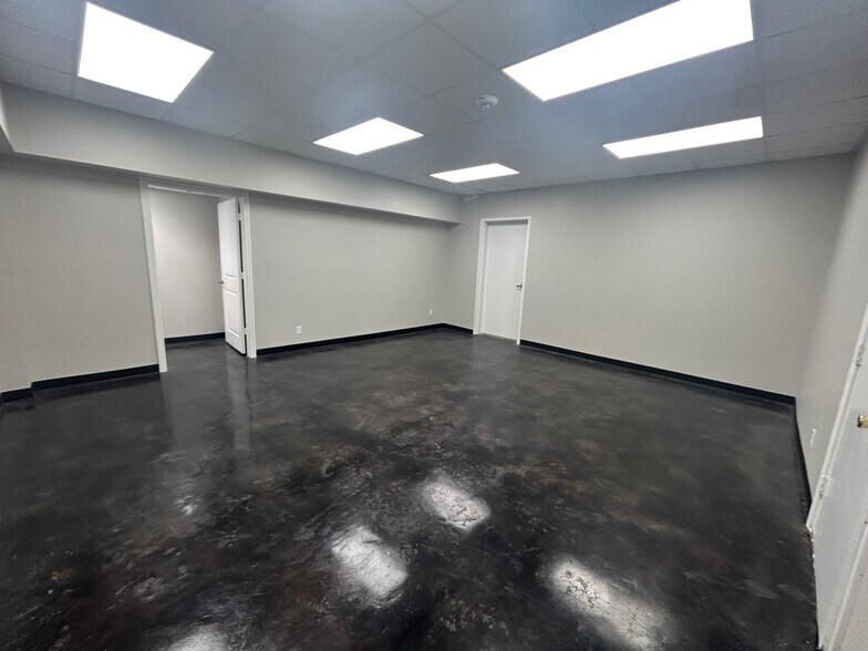More Photos Of 1605 Cottonwood, Bay City Warehouse For Sale