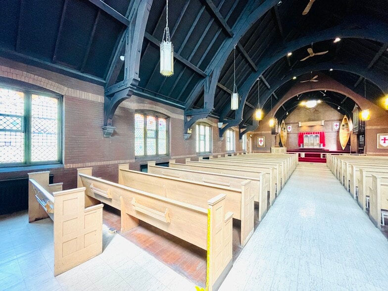 More Photos Of 1601 NE Madison Ave, Peoria Religious Facility For Sale