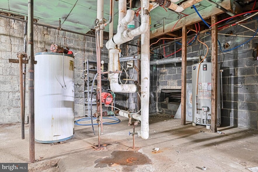 More Photos Of 13 N East Blvd, Vineland Flex For Lease