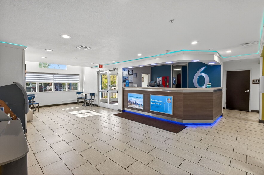 More Photos Of 1901 Broadcast St, Gastonia Hotel For Sale