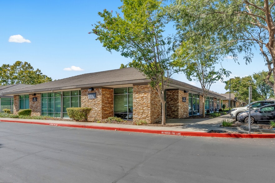 More Photos Of 1930 Del Paso Rd, Sacramento Medical For Sale