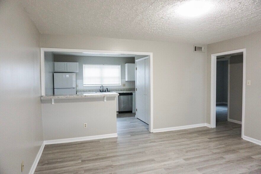 More Photos Of 2523 Cedar Ln, Knoxville Apartments For Sale