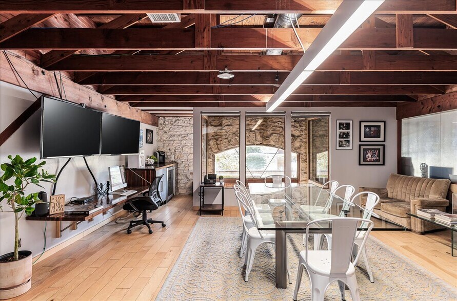 More Photos Of 501 N Interstate 35, Austin Loft Creative Space For Lease