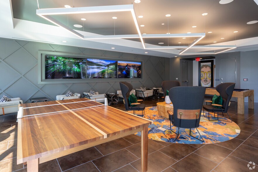 More Photos Of 880 W Peachtree St NW, Atlanta Apartments For Lease
