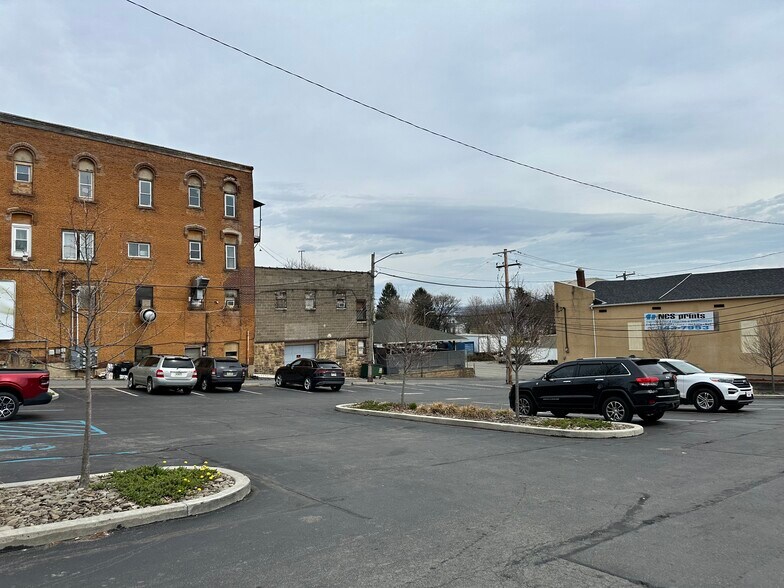 More Photos Of 1031 Price St, Scranton Flex For Sale