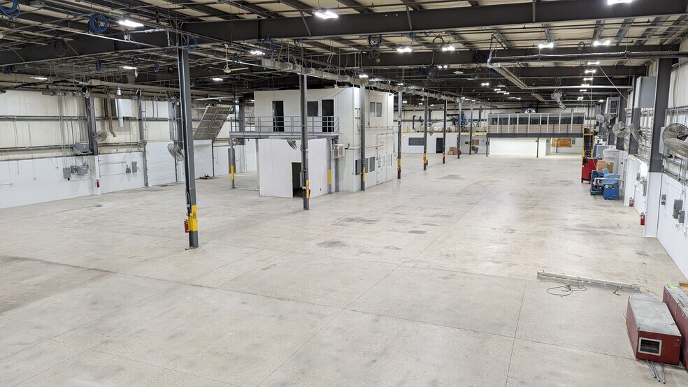 More Photos Of 2155 Traversefield Dr, Traverse City Manufacturing For Lease