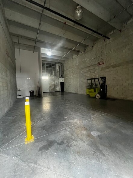 More Photos Of 2051 NW 112th Ave, Doral Showroom For Sale