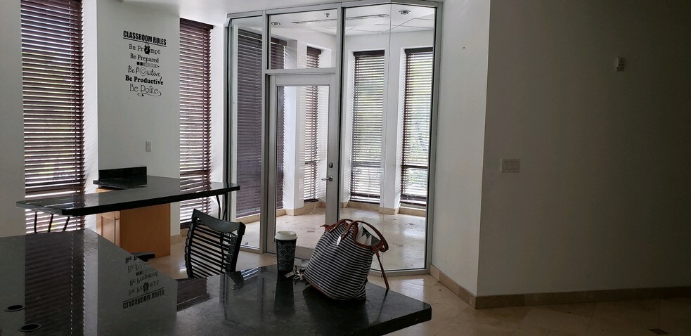 More Photos Of 6500 Cow Pen Rd, Miami Lakes Office For Lease