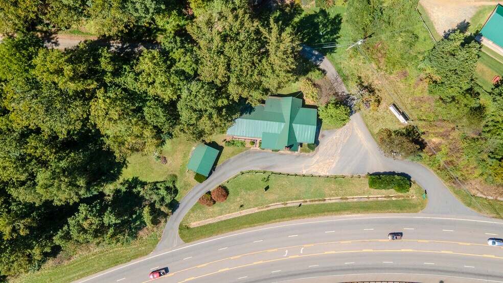 More Photos Of 8356 Sylva Rd, Franklin Office For Sale
