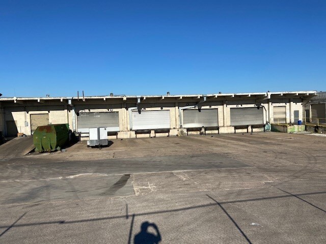 More Photos Of 3022 Franklin Ave, Waco Warehouse For Lease