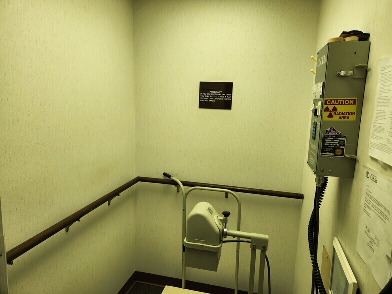 More Photos Of 429 Front St, Berea Medical For Lease