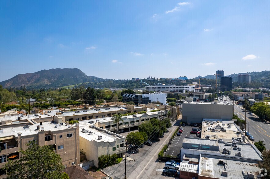 More Photos Of 4142 Lankershim Blvd, North Hollywood Unknown For Lease