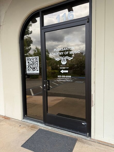 More Photos Of 1024 Serpentine Ln, Pleasanton Medical For Lease