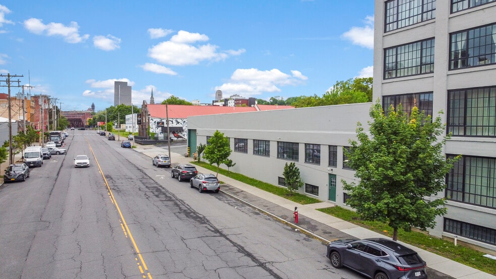 More Photos Of 930 Broadway, Albany Apartments For Lease