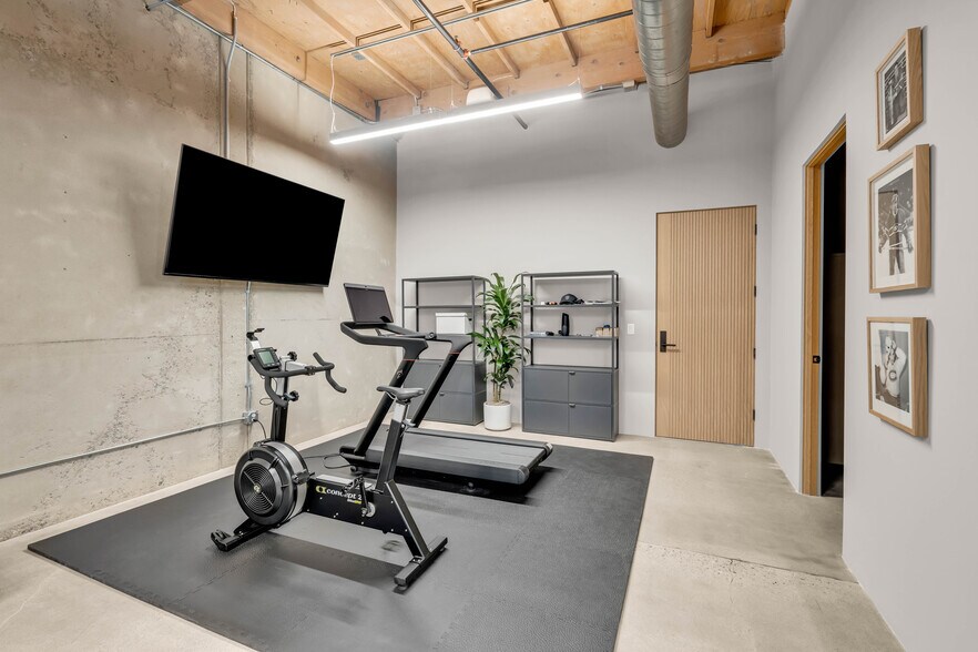 More Photos Of 769-791 Newton Way, Costa Mesa Showroom For Lease