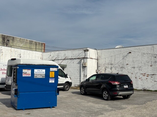 More Photos Of 714 New Bridge St, Jacksonville Storefront For Lease