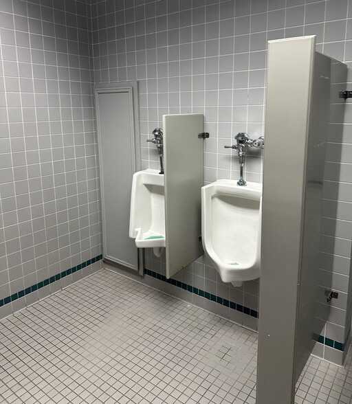 More Photos Of 350 Magnolia Ave, Beaumont Office For Sale