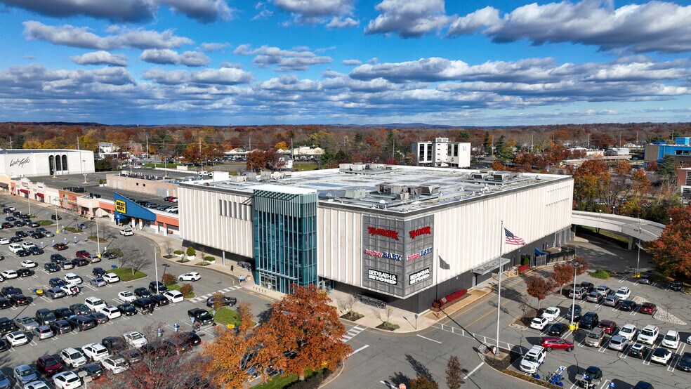 Primary Photo Of 34 E Ridgewood Ave, Paramus Department Store For Lease