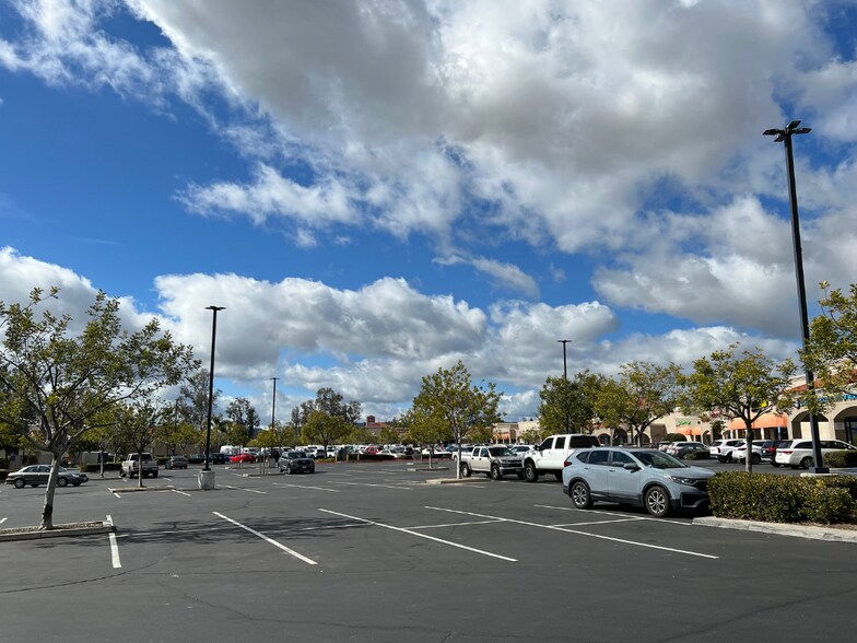 More Photos Of 39381 Los Alamos Rd, Murrieta Unknown For Lease