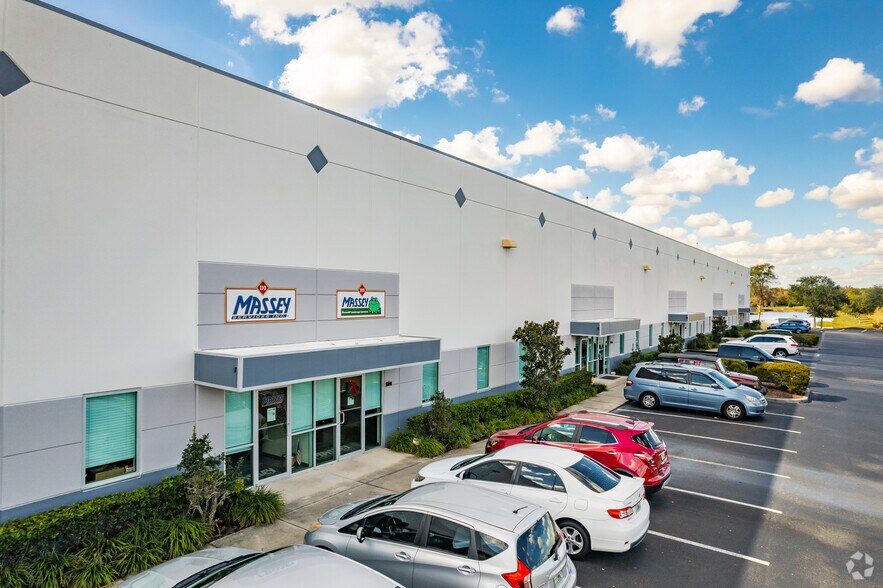 More Photos Of 4450 Pet Ln, Lutz Distribution For Lease