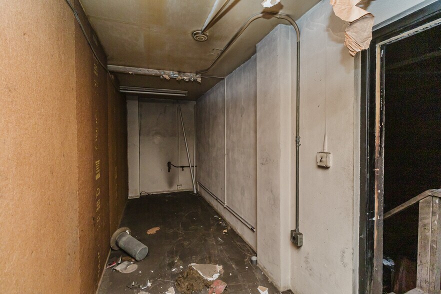 More Photos Of 470 N Seneca St, Wichita Warehouse For Sale