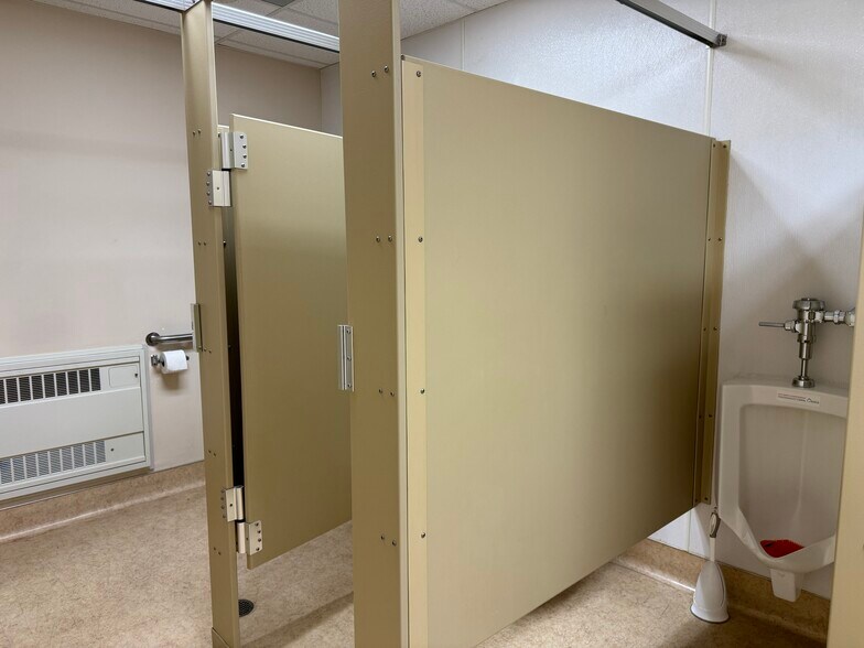 More Photos Of 151 Warehouse Dr, Soldotna Flex For Lease