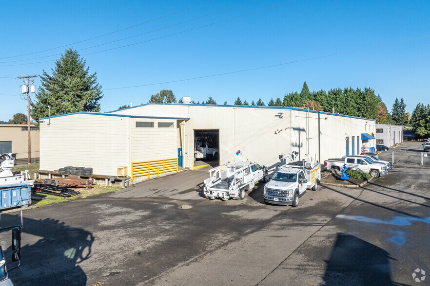 More Photos Of 811-832 3rd Ave S, Kent Manufacturing For Lease