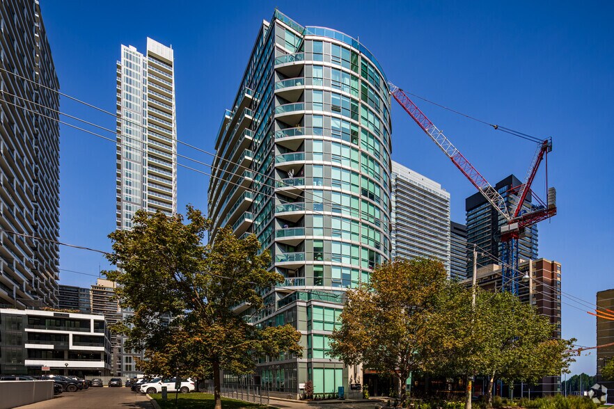 More Photos Of 150 Roehampton Ave, Toronto Apartments For Sale