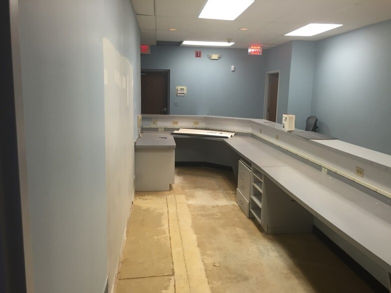 More Photos Of 4949 Euclid Ave, Palatine Medical For Lease