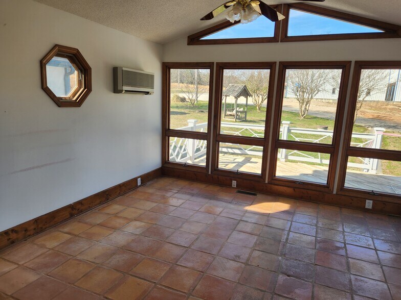 More Photos Of 721 E Gannon Ave, Zebulon Warehouse For Sale