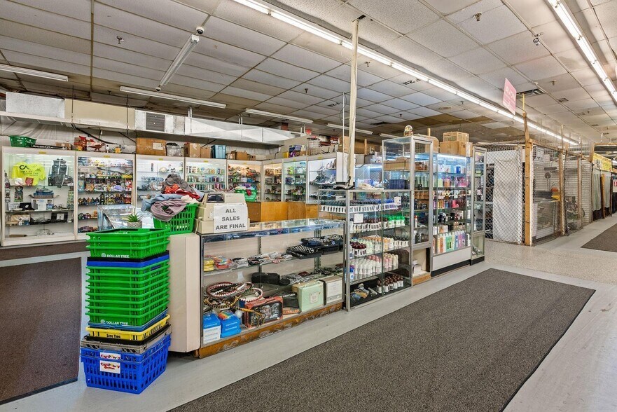 More Photos Of 4170 W Broad St, Columbus Storefront For Sale