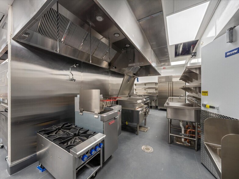 More Photos Of 185 N Lena St, Ridgway General Retail For Sale