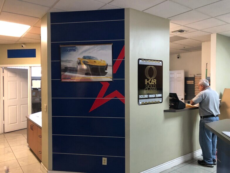 More Photos Of 170 Business Park Way, Royal Palm Beach Warehouse For Lease