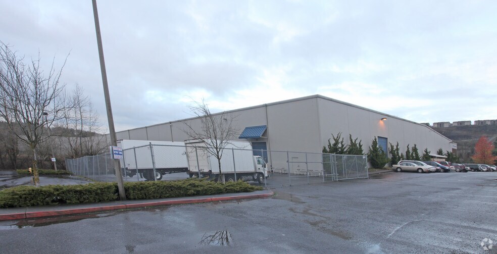 More Photos Of 555-589 Monster Rd SW, Renton Warehouse For Sale