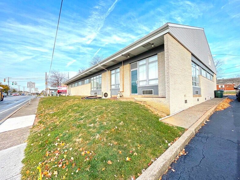 More Photos Of 4918 Locust Ln, Harrisburg Medical For Sale
