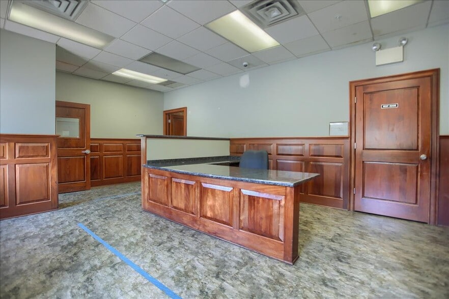 More Photos Of 2955 Felton Rd, Norristown Truck Terminal For Sale