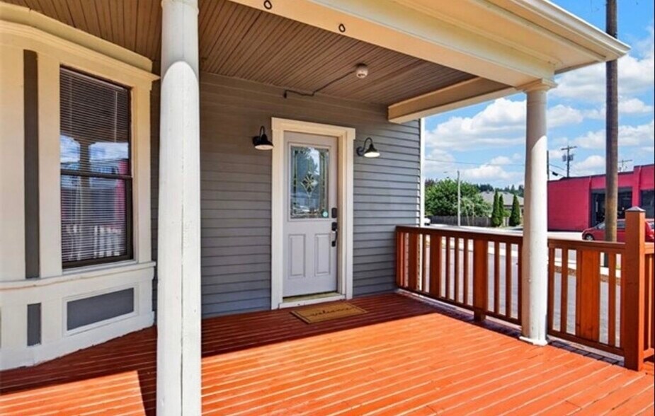 More Photos Of 301 W Main St, Monroe Flex For Sale
