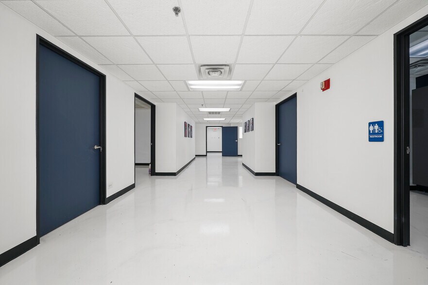 More Photos Of 9050 W 81st St, Justice Medical For Lease