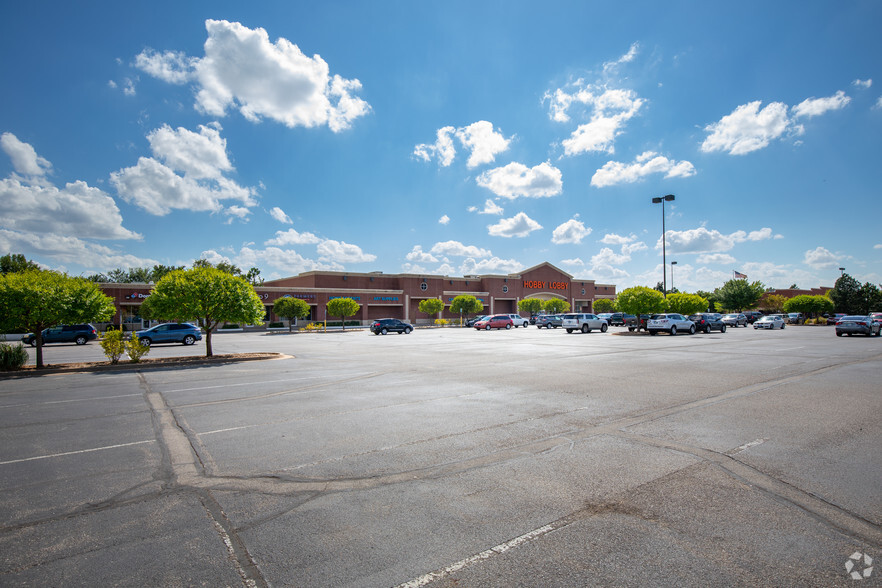 Primary Photo Of 730-828 W Danforth Rd, Edmond Storefront For Sale