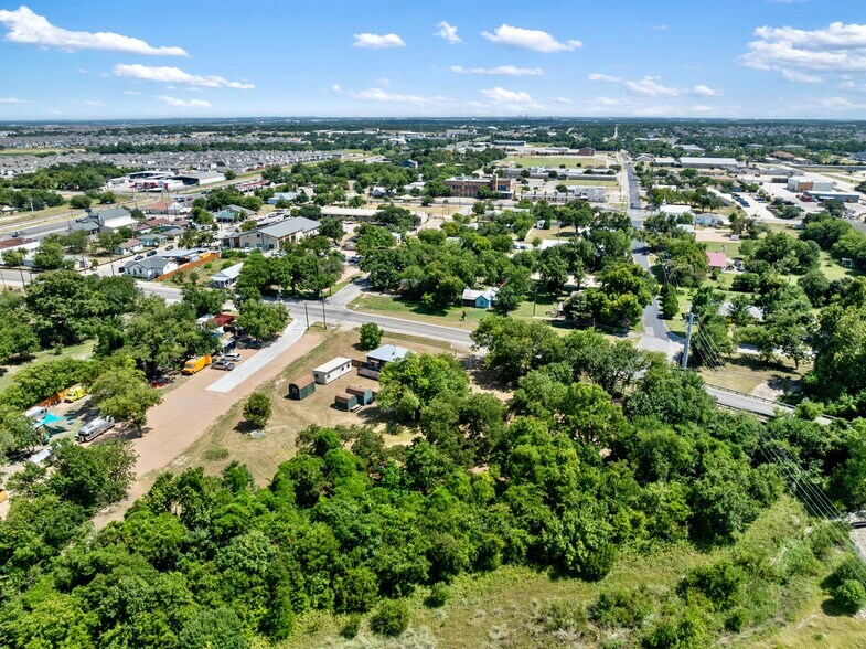 More Photos Of 303 W Broade St, Leander Land For Lease