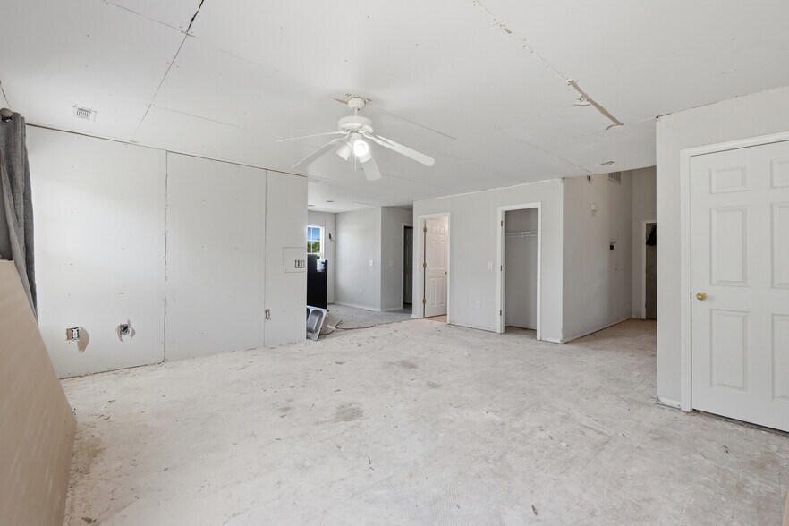 More Photos Of 3403 SW Deerfield Blvd, Bentonville Multifamily For Sale