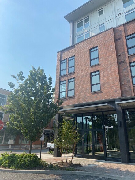 More Photos Of 100 N 85th St, Seattle Unknown For Lease