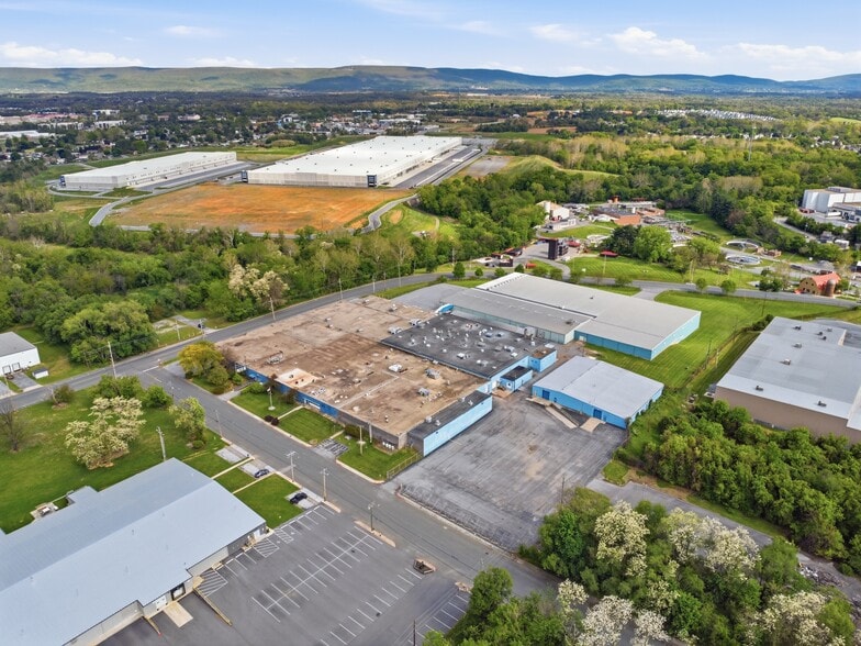 More Photos Of 857 Willow Cir, Hagerstown Manufacturing For Lease